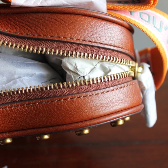 Fossil Leather Heart Bag Crossbody - Picture 9 of 12